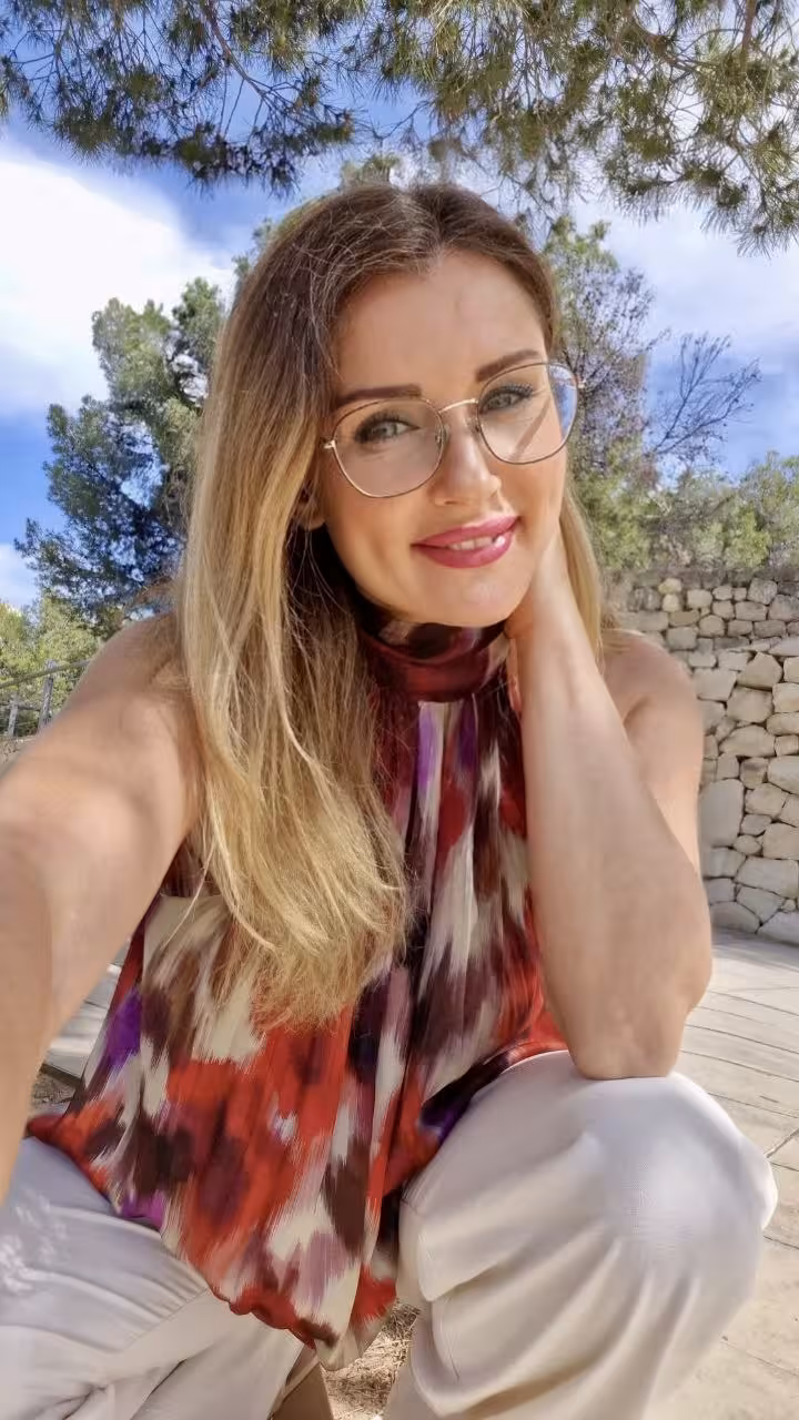 Open Woman's Profile