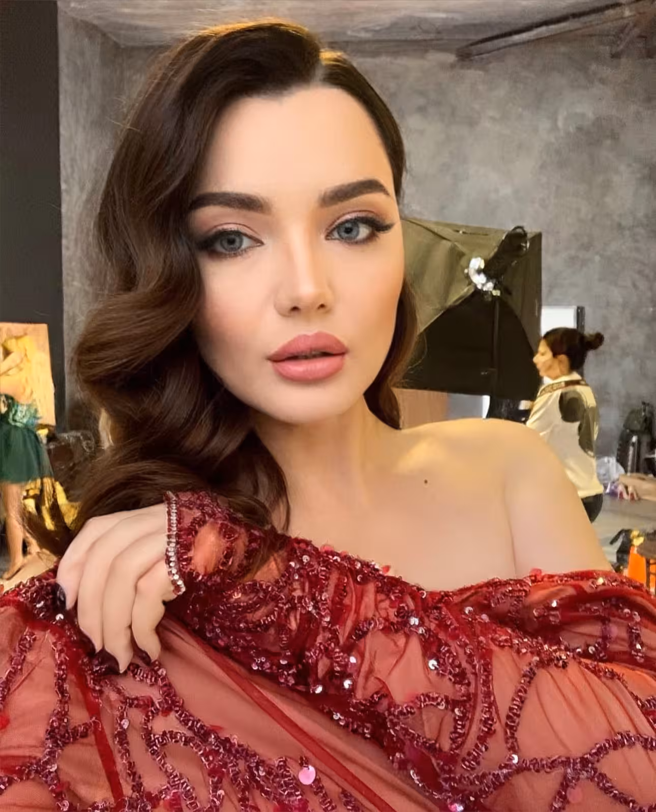 Open Woman's Profile