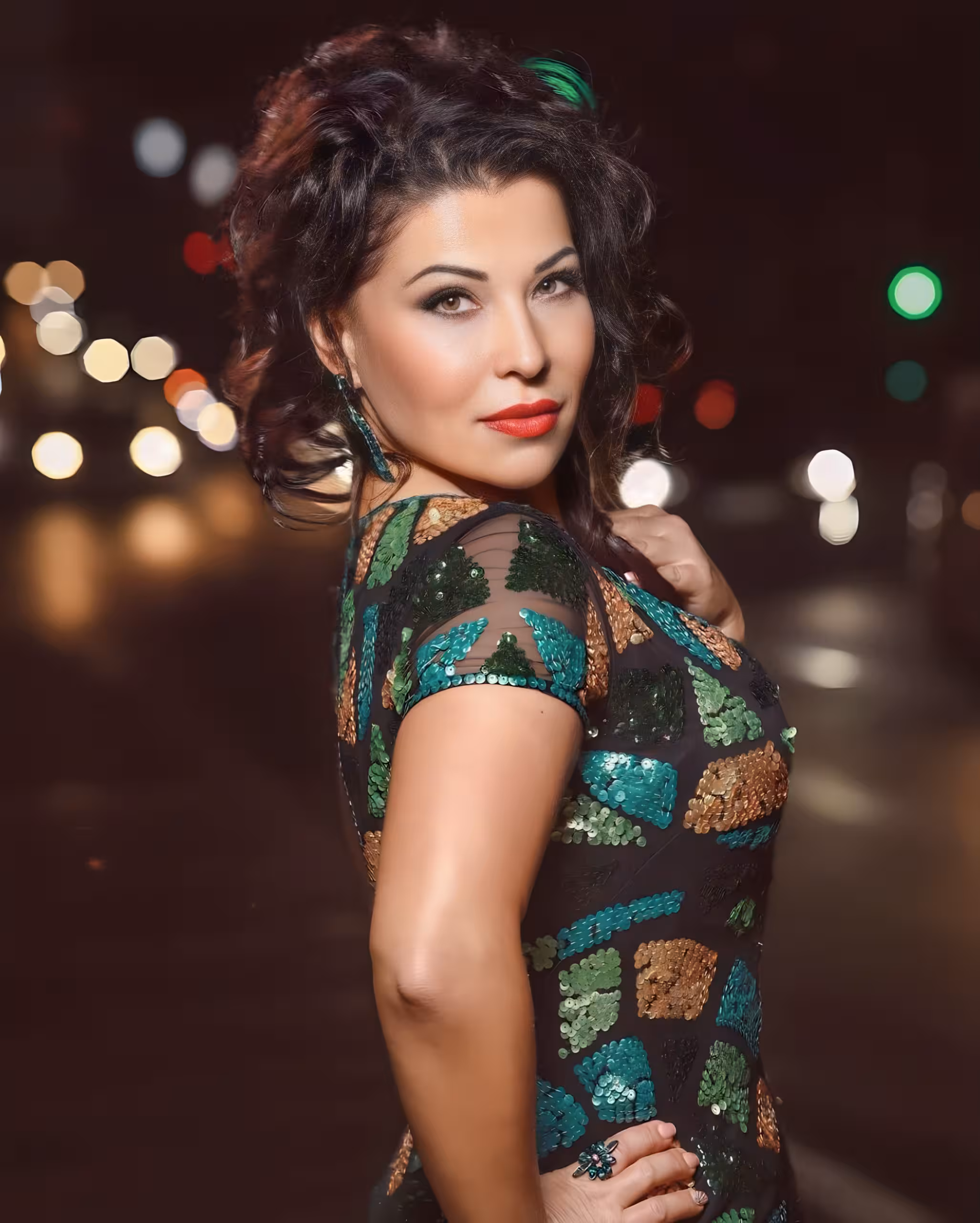 Open Woman's Profile