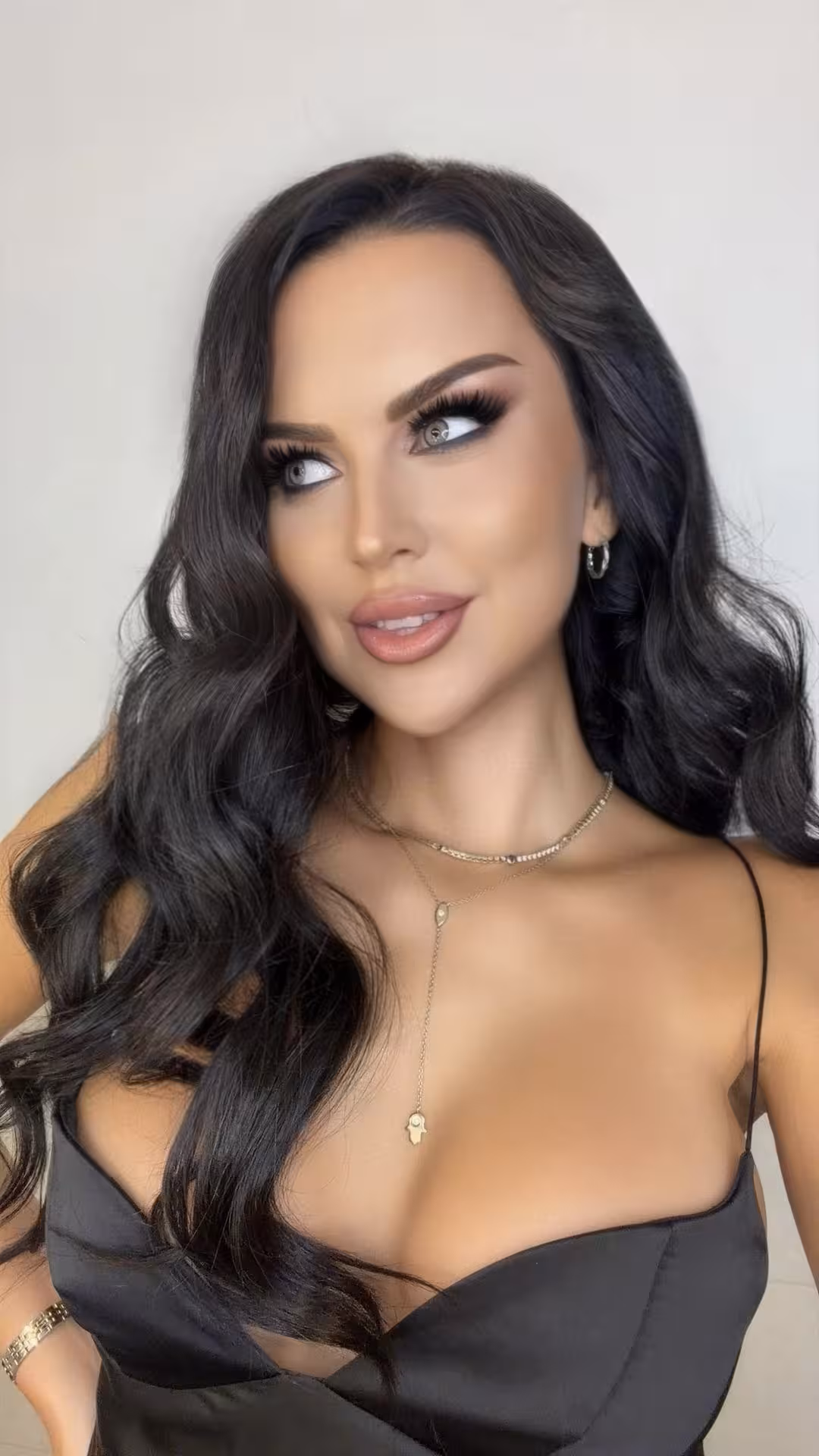 IREN dating husband Profile woman