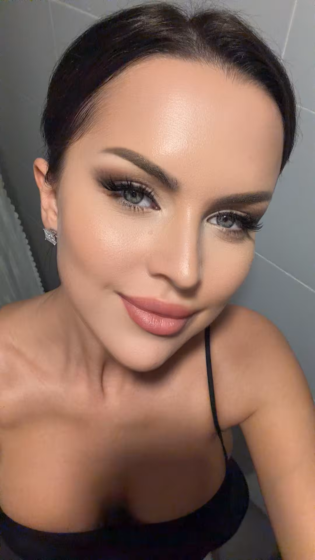 IREN dating husband Detailed Profile