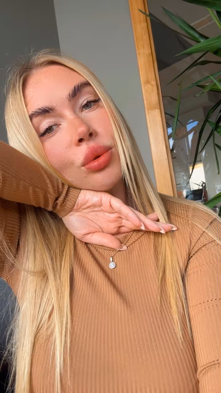 Visit Lady's Profile