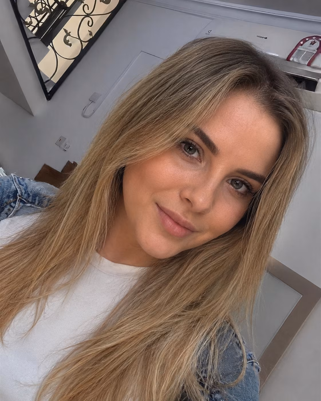 See Lady's Profile