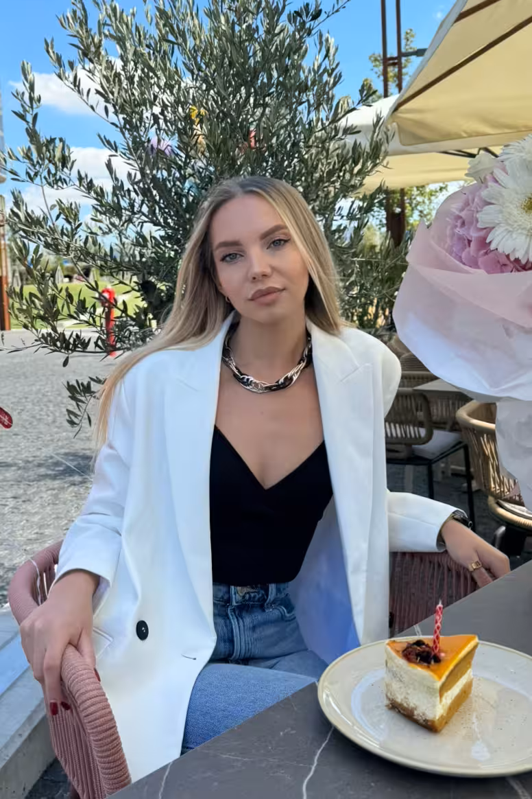 Visit Lady's Profile