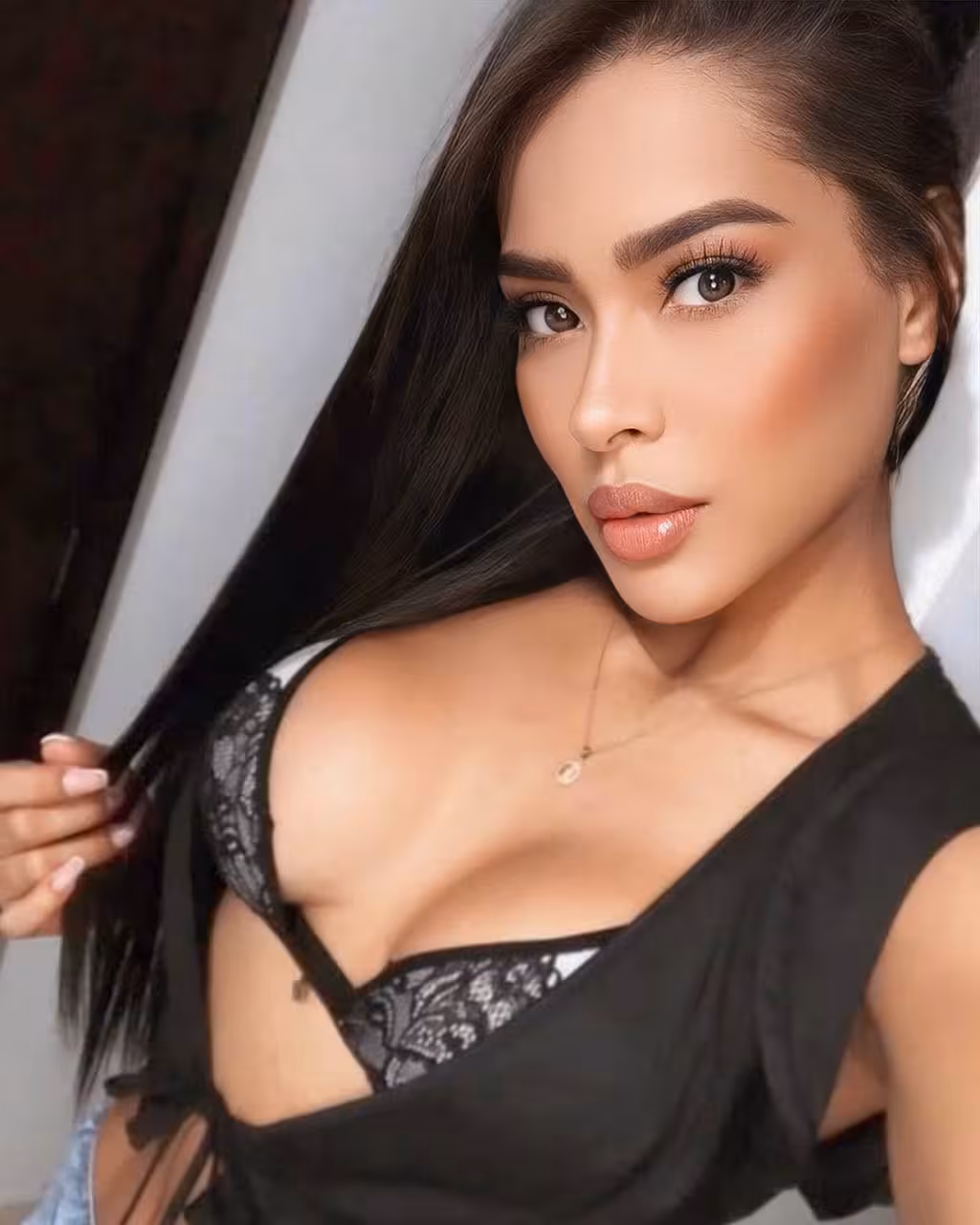 See Lady's Profile