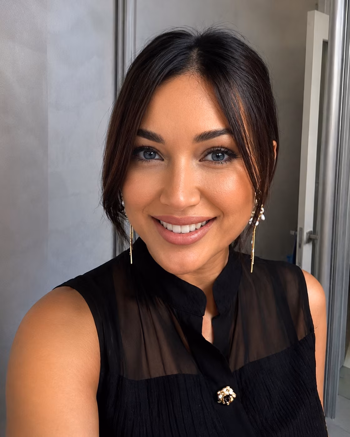 See Lady's Profile