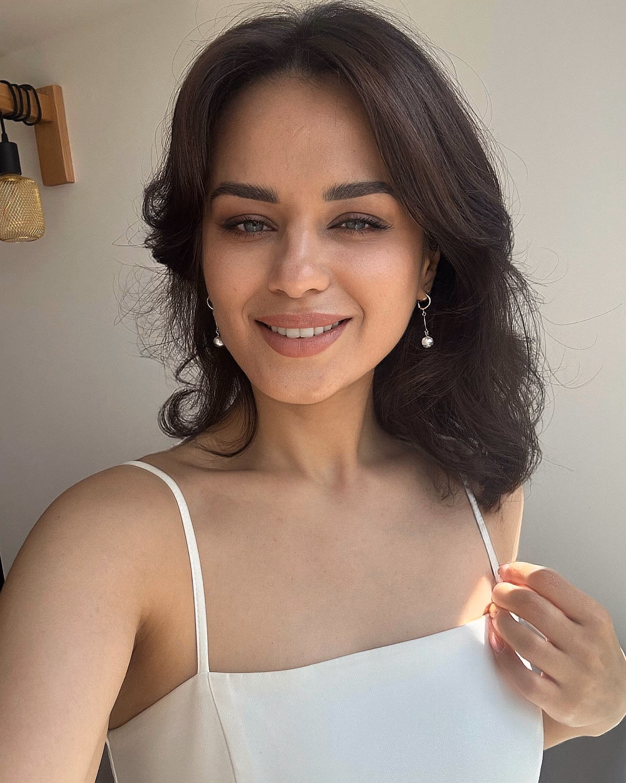See Lady's Profile