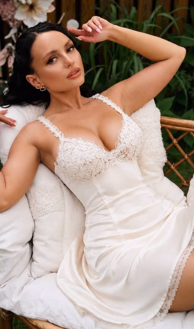 See Lady's Profile
