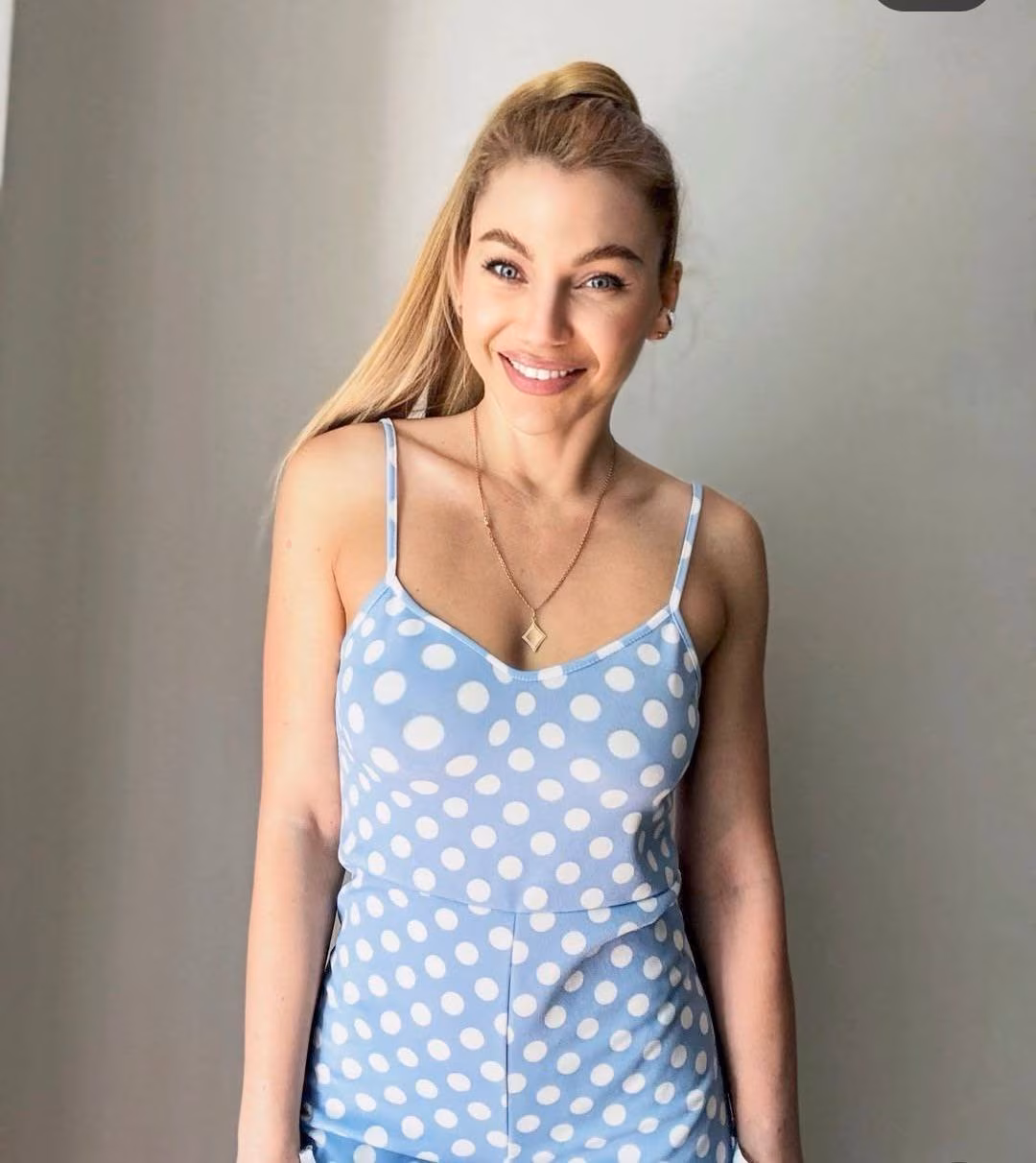 See Lady's Profile