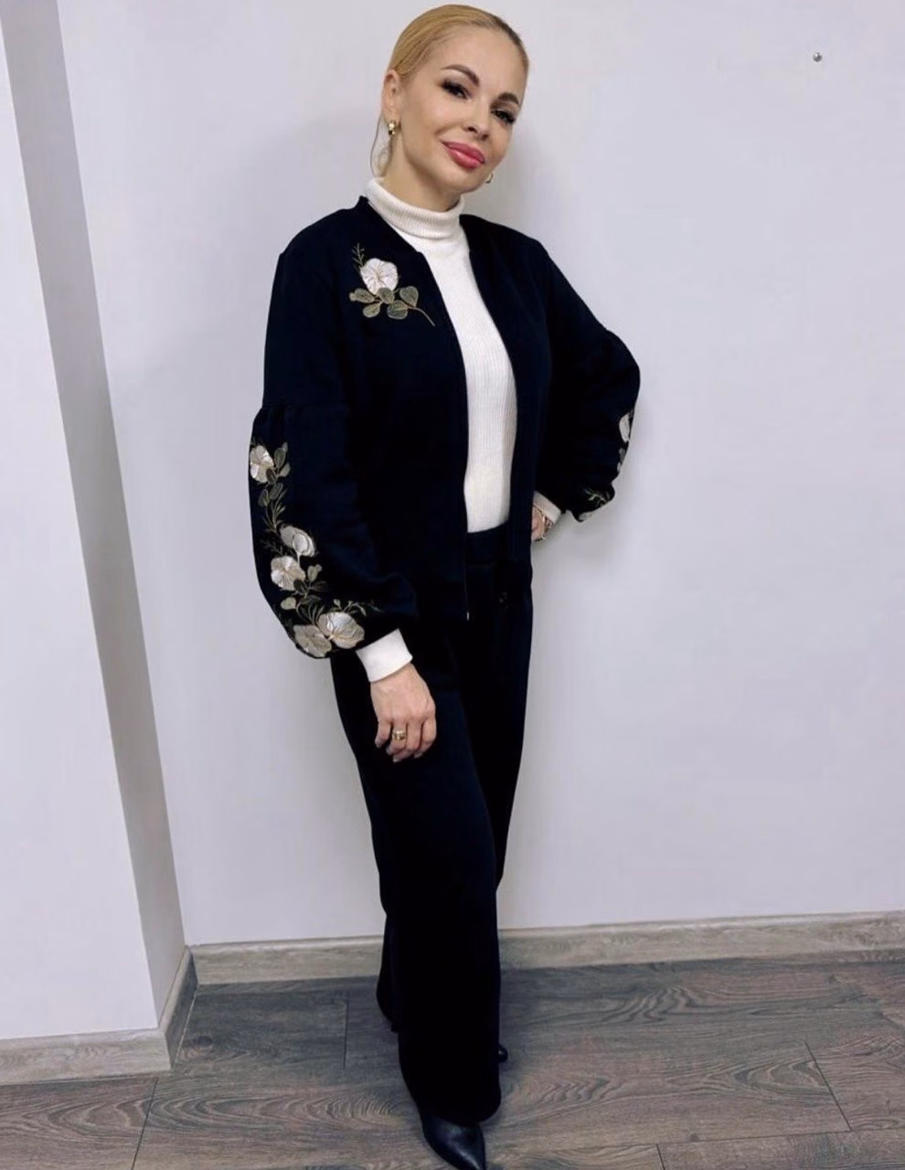 See Lady's Profile