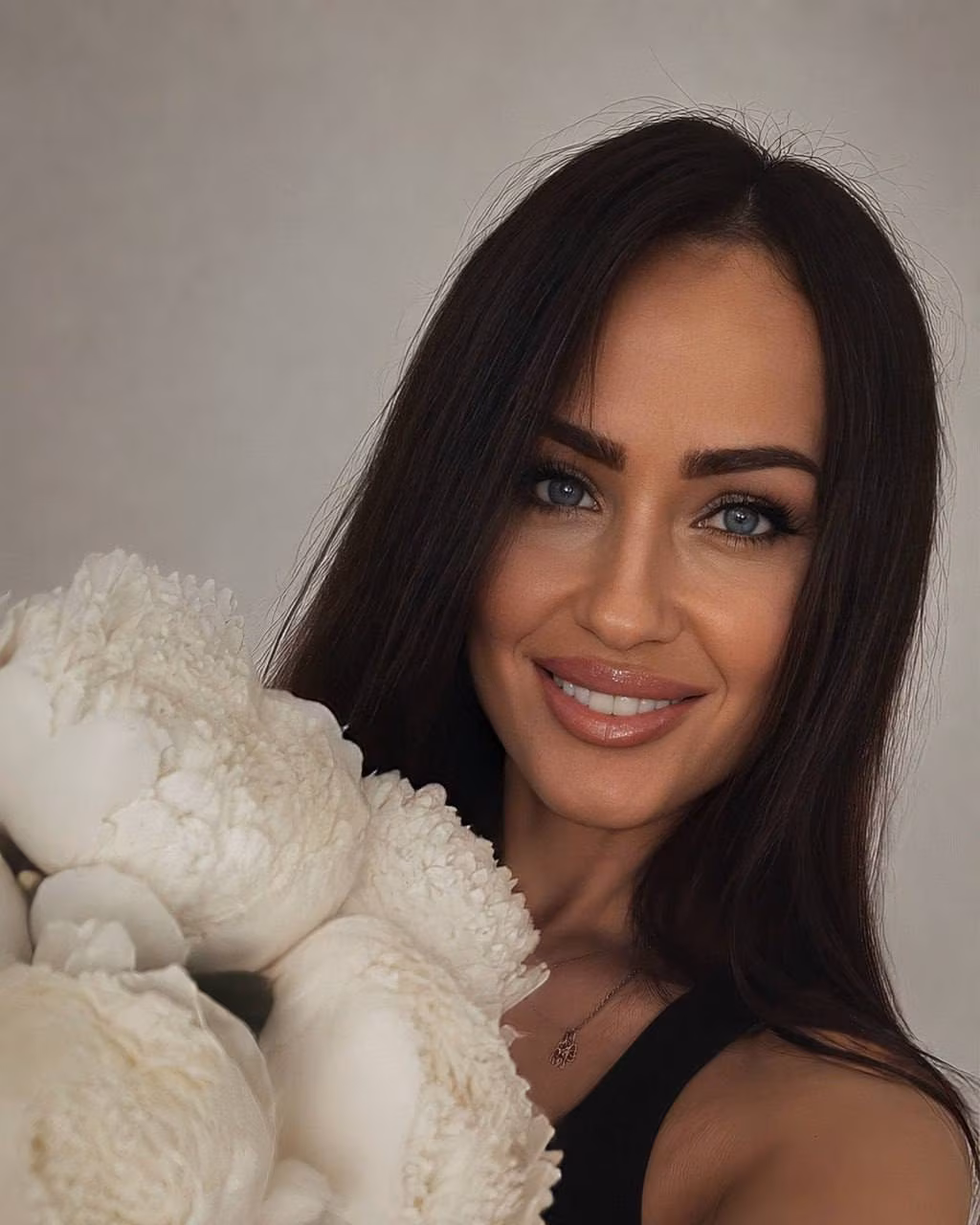 See Lady's Profile