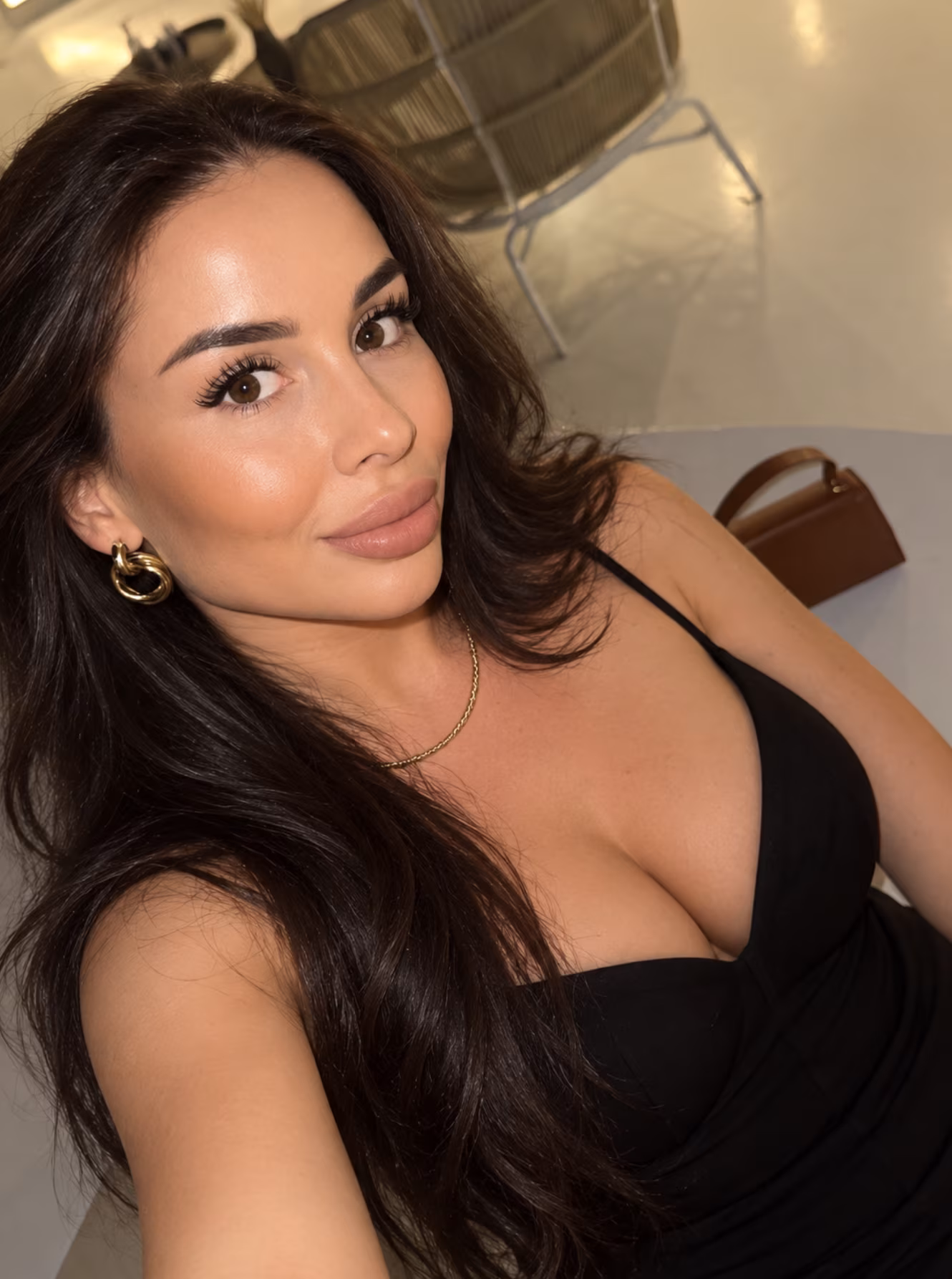 Visit Lady's Profile