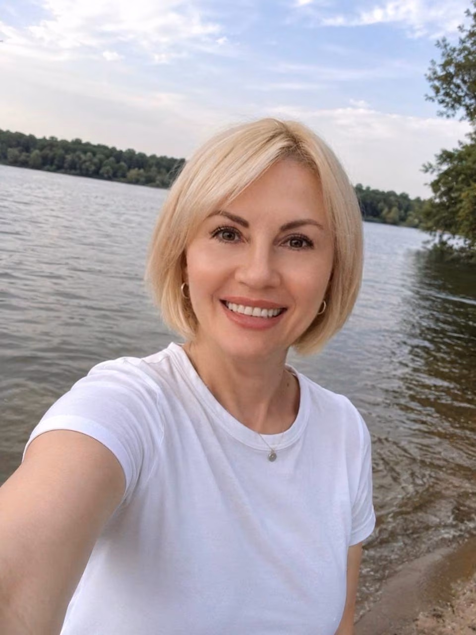 Julia 49 Kyiv Ukraine single woman looking for men