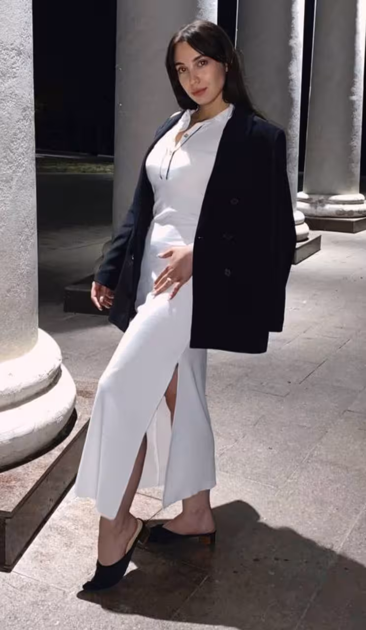 Vanessa dating women 30s