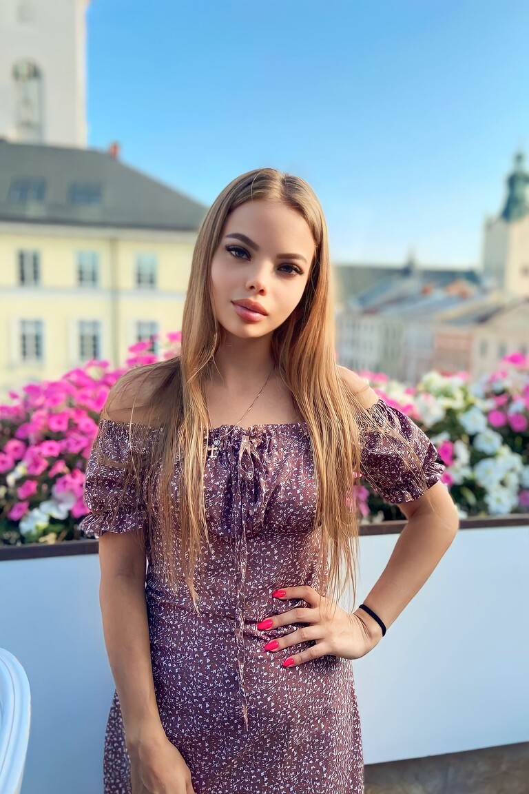 Ilona belle russe femme