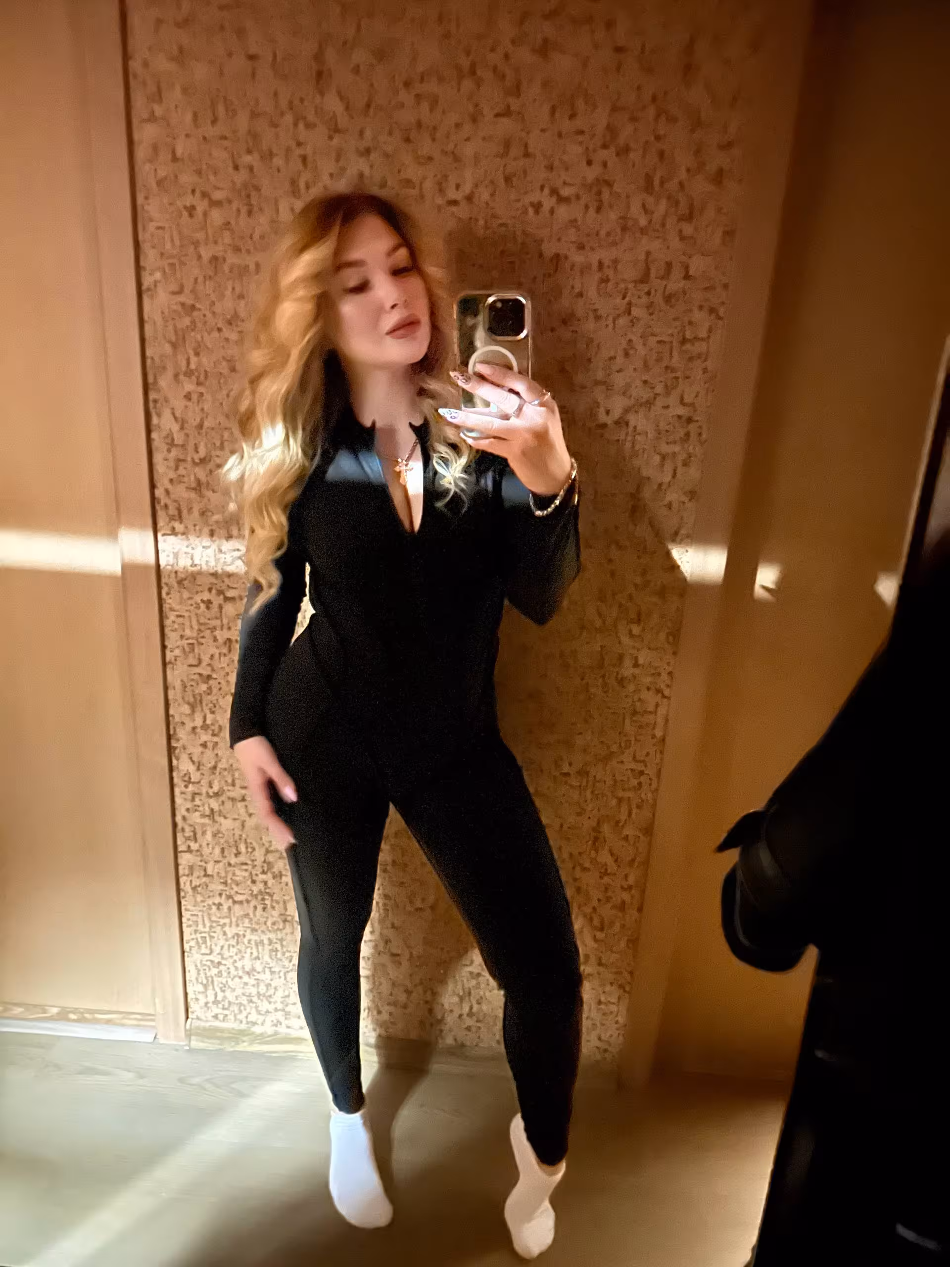 See Lady's Profile